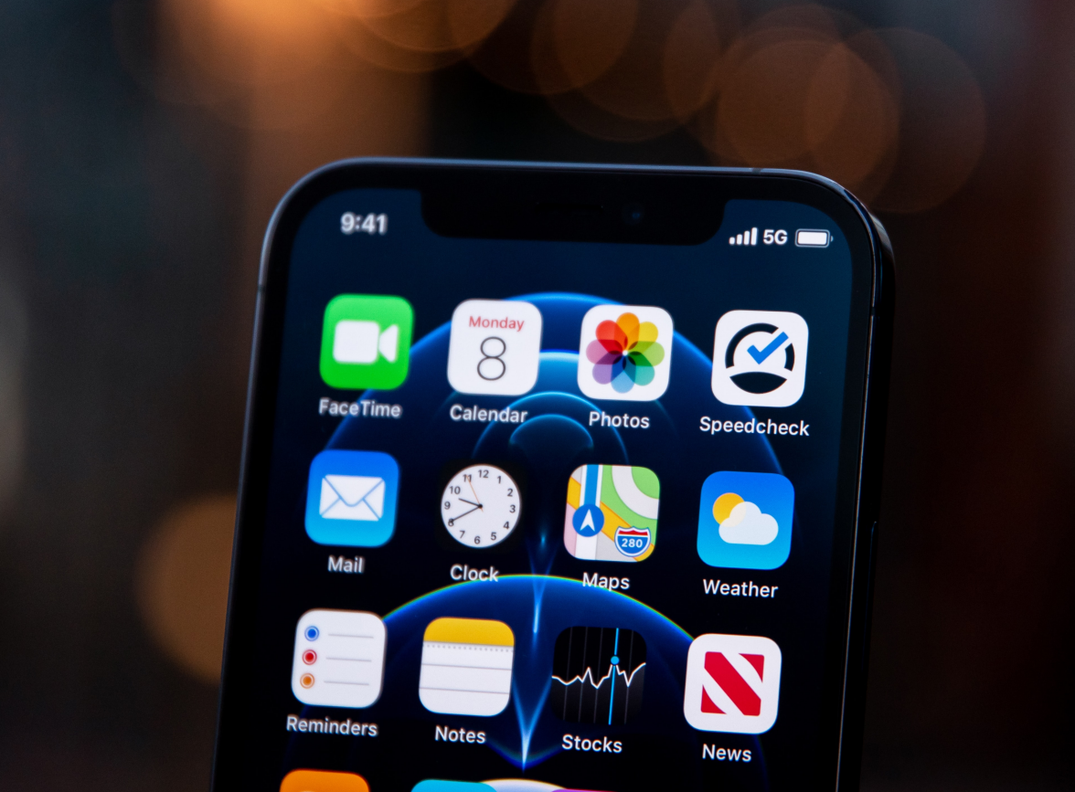 华容苹果手机维修分享为什么 iPhone 12 在冬季会自动关机 